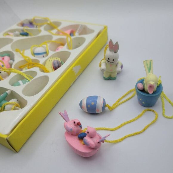Wooden Ornaments Easter Bunny Rabbit Egg Bird Painted Pail Small Tree Basket - Picture 1 of 10